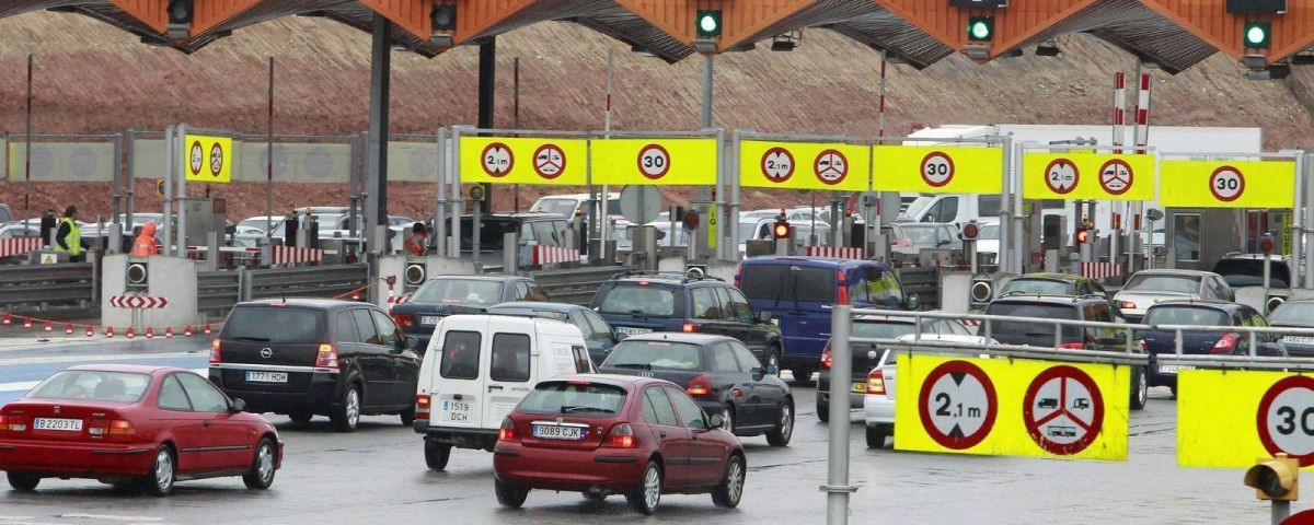 Peaje en una autopista catalana / ARCHIVO