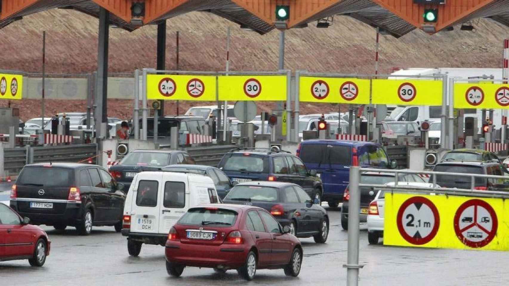 Peaje en una autopista catalana / ARCHIVO