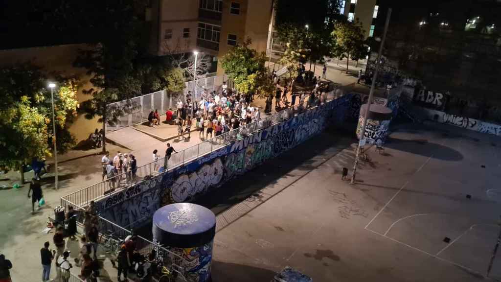 La plaza de Terenci Moix, el pasado 17 de agosto, a las 01.30 horas de la madrugada / CEDIDA