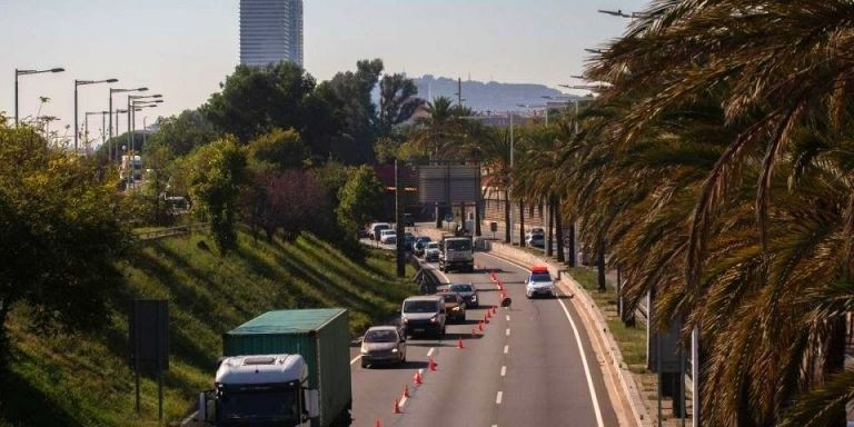 Vehículos en la Ronda Litoral / EUROPA PRESS