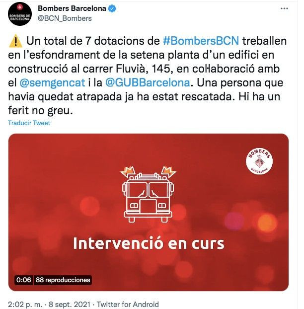 Tuit de los bomberos sobre el accidente de Sant Martí / TWITTER BOMBERS BCN