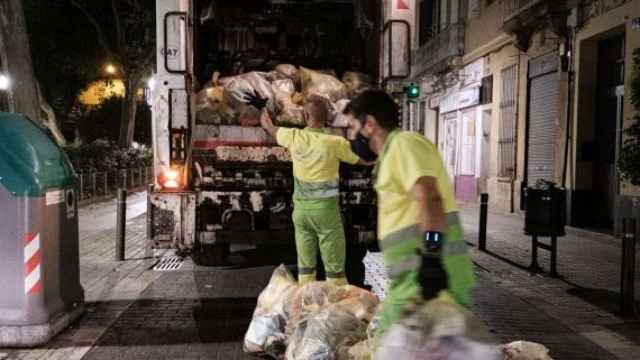 Recogida de basuras en Sant Andreu   PABLO MIRANZO 1_570x340