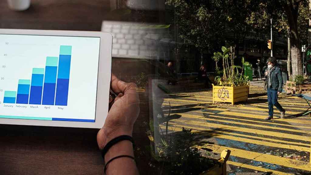 Montaje de una persona mirando una tablet y cruce de calle la Consell de Cent con Rocafort, en el Eixample / FOTOMONTAJE