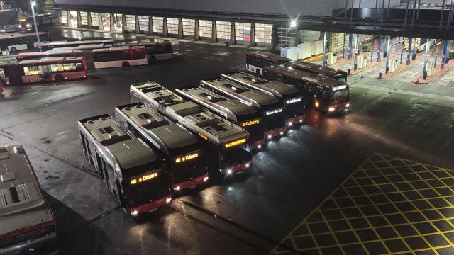 Una cochera con buses de TMB en Barcelona