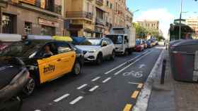 Atasco en la carretera de Collblanc, en L'Hospitalet / RP