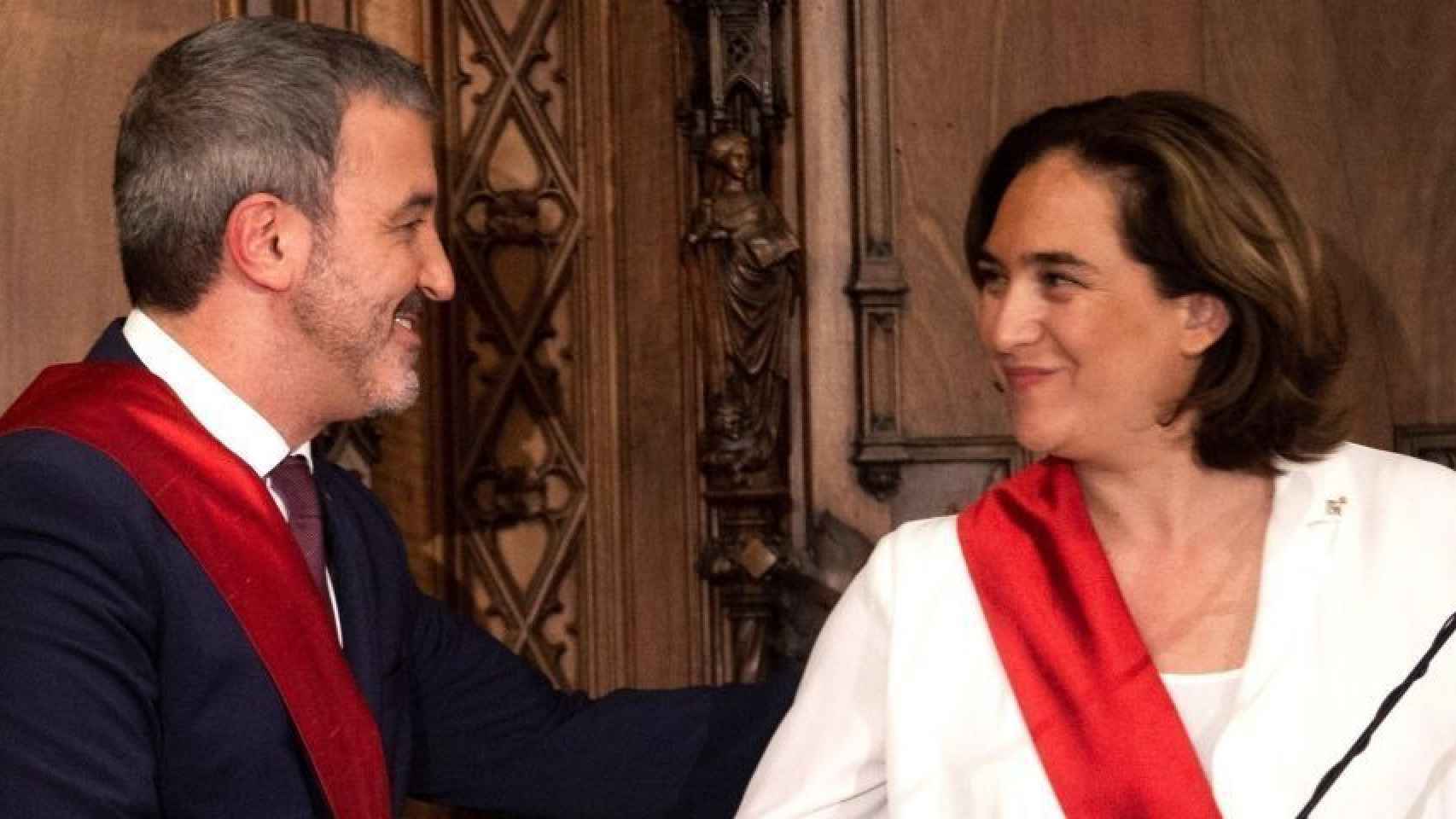 Ada Colau y Jaume Collboni durante la investidura de la alcaldesa / EFE