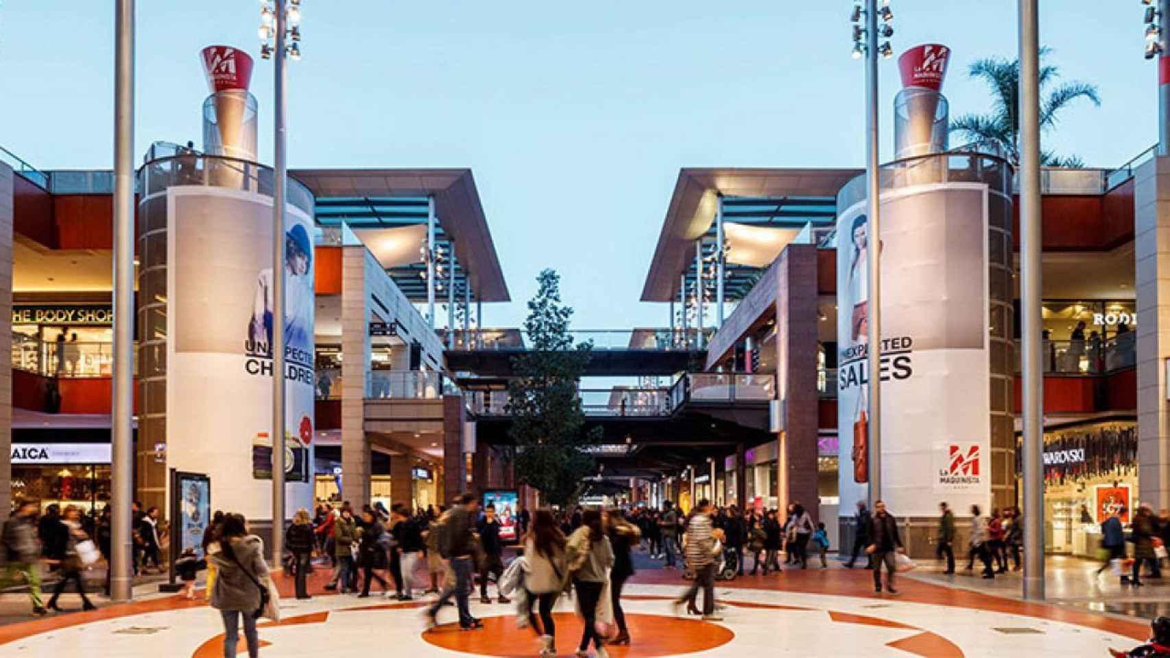 Exterior del centro comercial La Maquinista de Barcelona