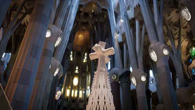 Maqueta del terminal de la torre de Jesucristo con la basílica al fondo / METRÓPOLI - Pablo Miranzo