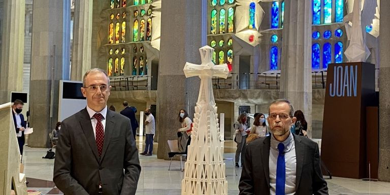 Jordi Faulí y Xavier Martínez presentan la torre de Jesús en la Sagrada Família / METRÓPOLI