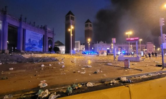 Vandalismo en la plaza de Espanya de Barcelona / METRÓPOLI