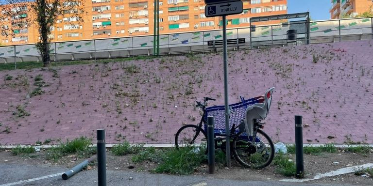 Suciedad y dejadez en el lateral de la Gran Via / CEDIDA