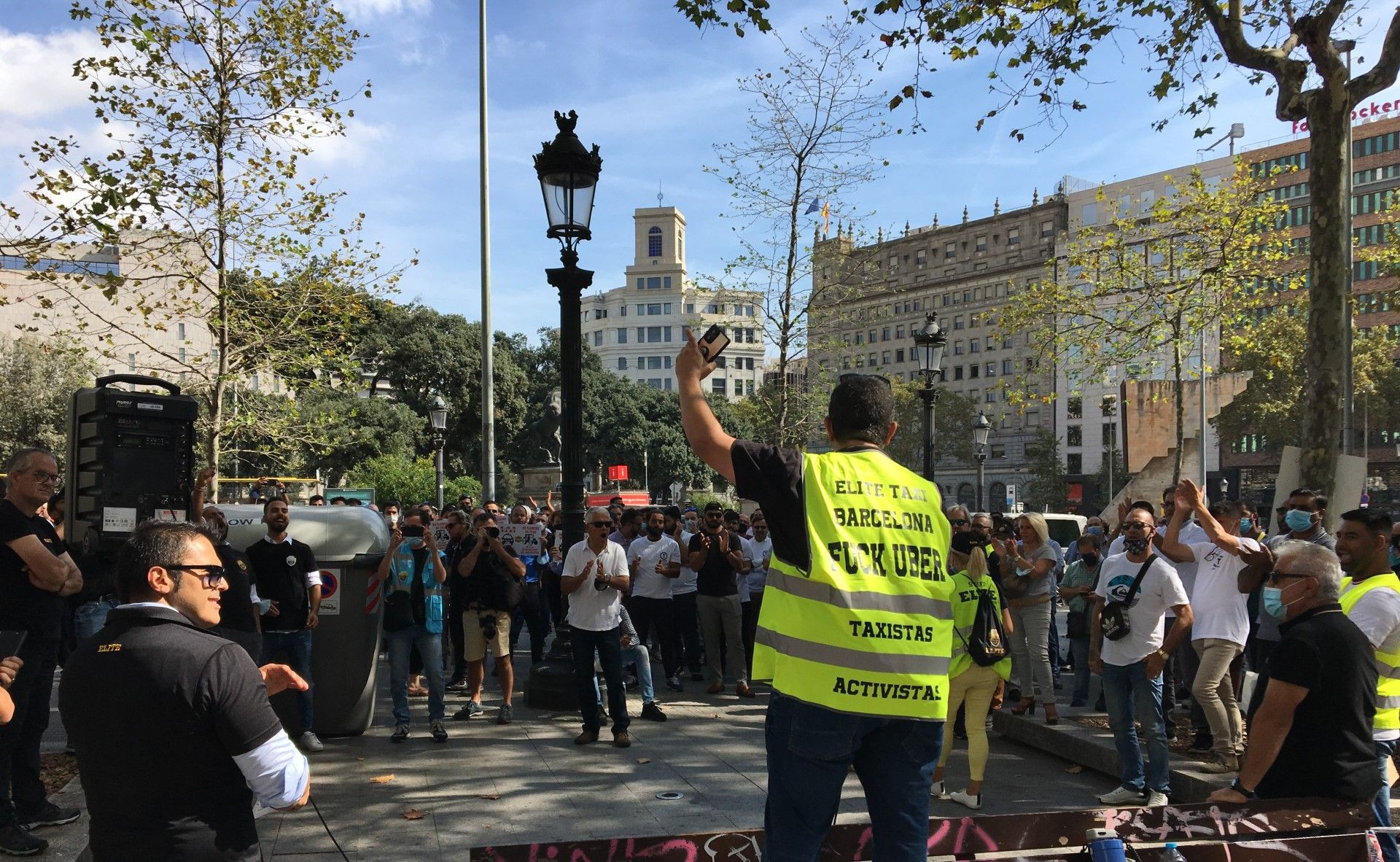 Tito Álvarez interviene durante la manifestación de Élite Taxi en Barcelona / RP