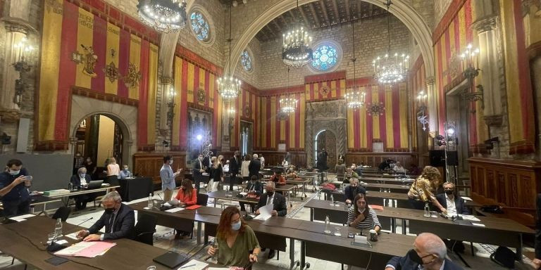 Pleno de Barcelona en el Saló de Cent / EUROPA PRESS