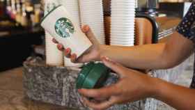 Vasos reutilizables de Starbucks / STARBUCKS