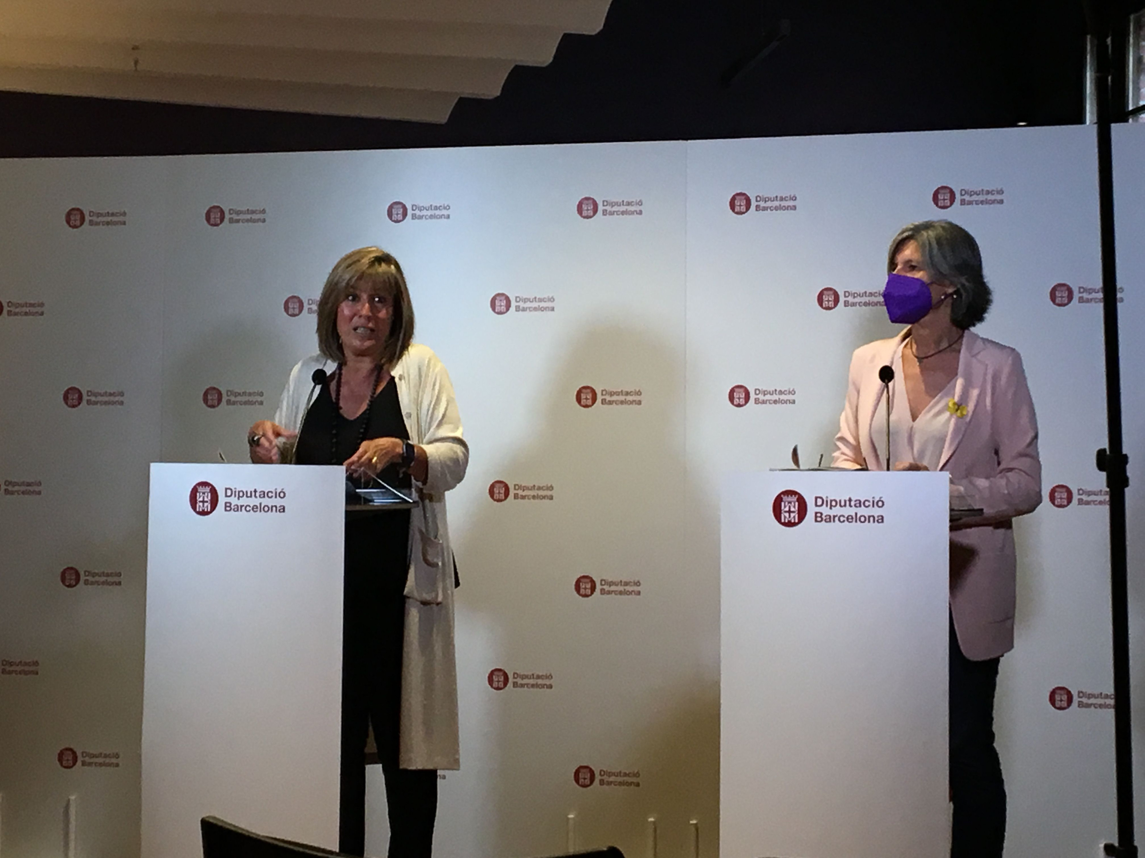 La presidenta de la Diputació de Barcelona, Núria Marín, y la vicepresidenta segunda, Carmela Fortuny / RP