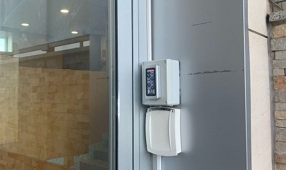 La entrada en el edificio se realiza con un PIN identificativo / METRÓPOLI