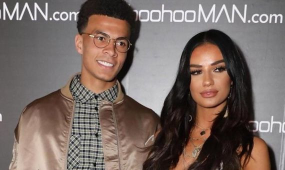 Dele Alli y su expareja, la modelo Ruby Mae, en el 'photocall' de un evento / RRSS