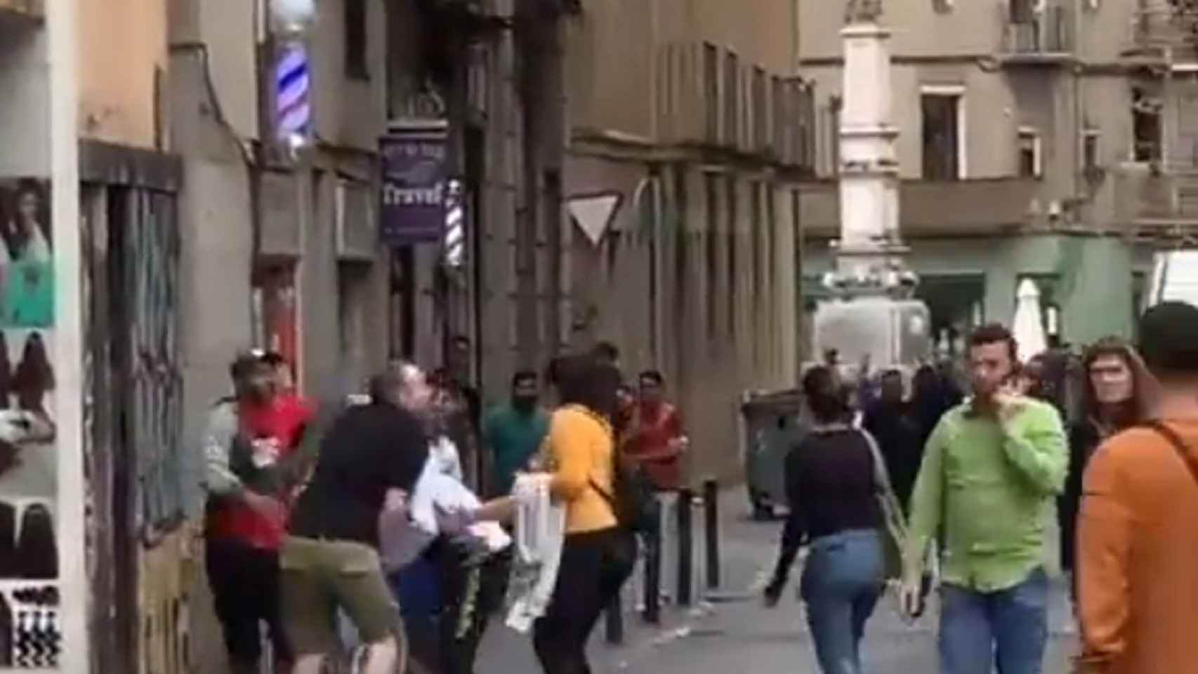 Intento de robo violento en las calles de Ciutat Vella / TWITTER