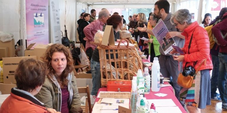 Feria de economía de la Associació Xarxa d'Economia Solidària (XES)