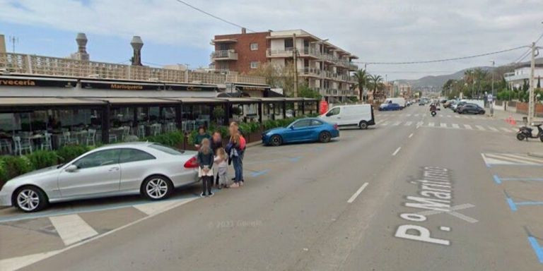 Imagen actual del paseo marítimo de Castelldefels, donde se produjo el homicidio / GOOGLE STREET VIEW