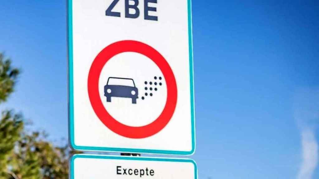 Cartel informativo de la ZBE / AMB