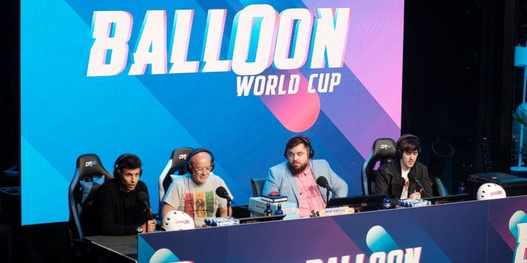 Comentaristas en el Balloon World Cup / METRÓPOLI - Pablo Miranzo