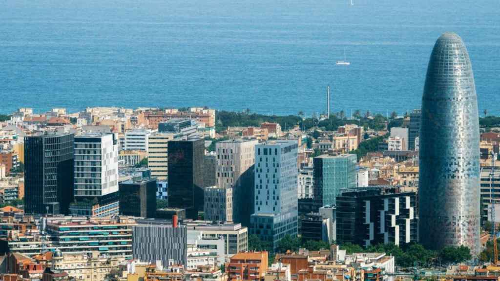 Edificios de oficinas en Barcelona / BUSQUETS GÁLVEZ