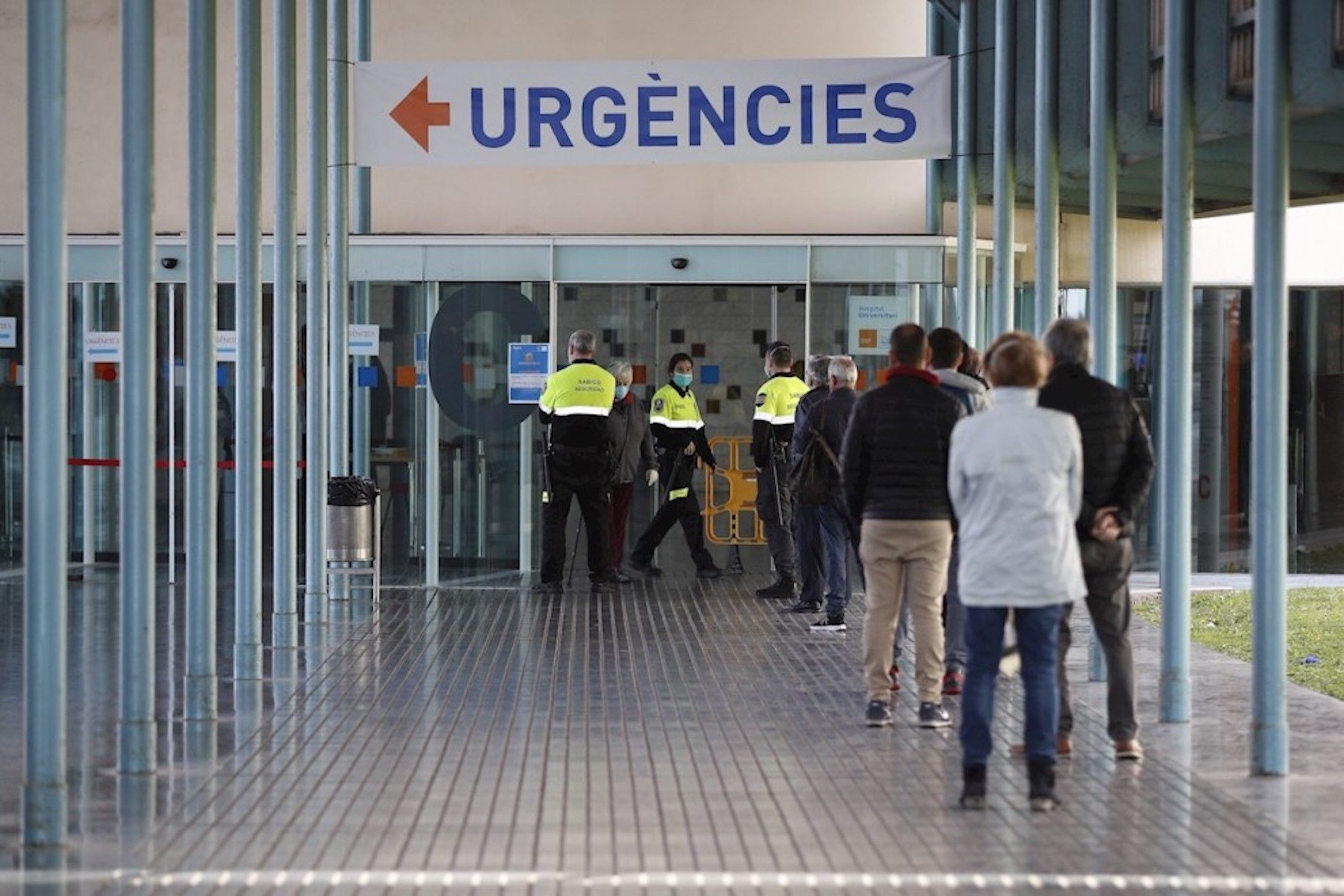 Pacientes por contagios en el Hospital del Mar / EFE - ARCHIVO