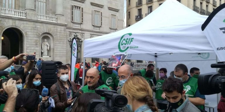 El portavoz de CSIF, Eugenio Zambrano, durante una protesta / TWITTER