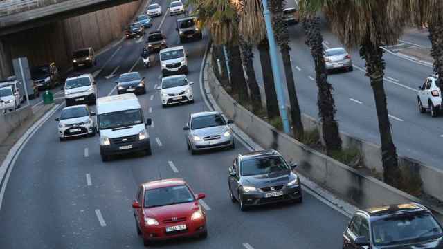 La ronda Litoral de Barcelona con múltiples turismos circulando / ARCHIVO