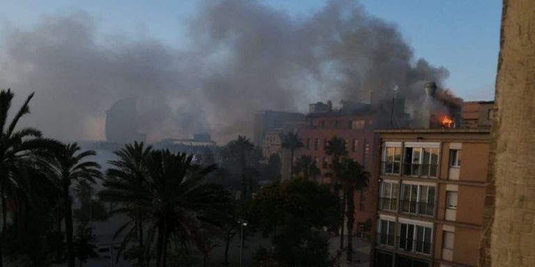 Incendio en el restaurante Salamanca de La Barceloneta / METRÓPOLI