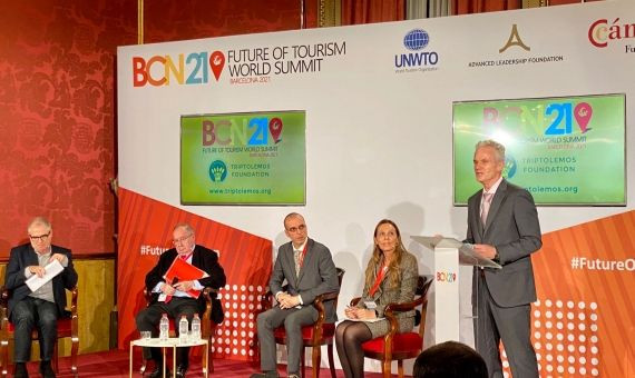 Mesa redonda sobre la alimentación en el turismo en el Bcn Future of Tourism World Summit / METRÓPOLI