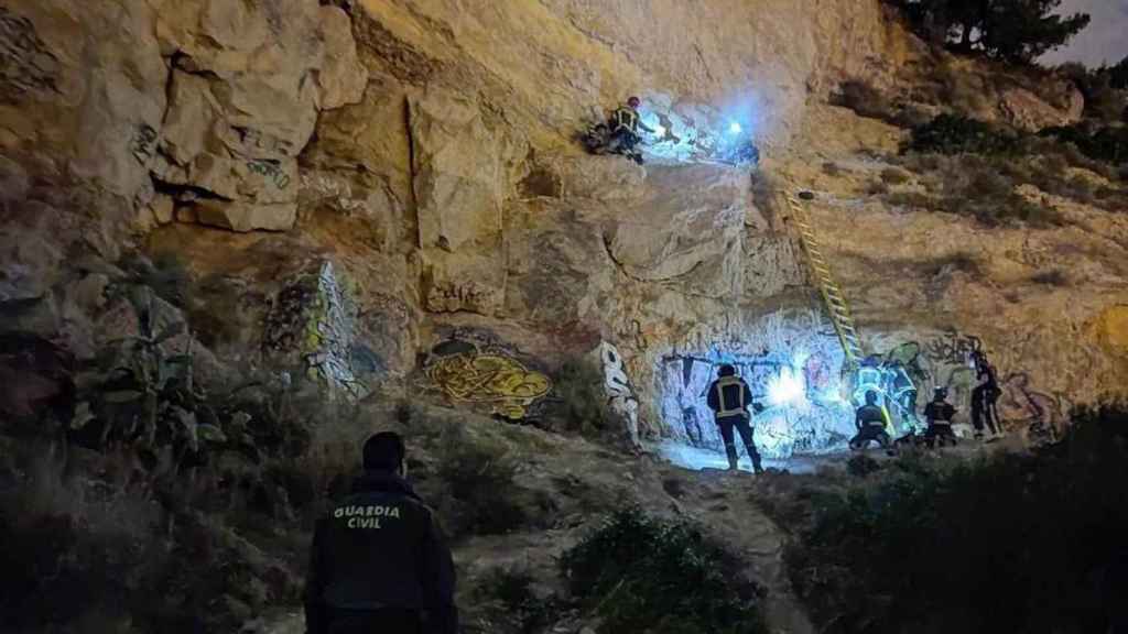 Agentes de la Guardia Civil en la operación de rescate en Montjuïc / GUARDIA CIVIL