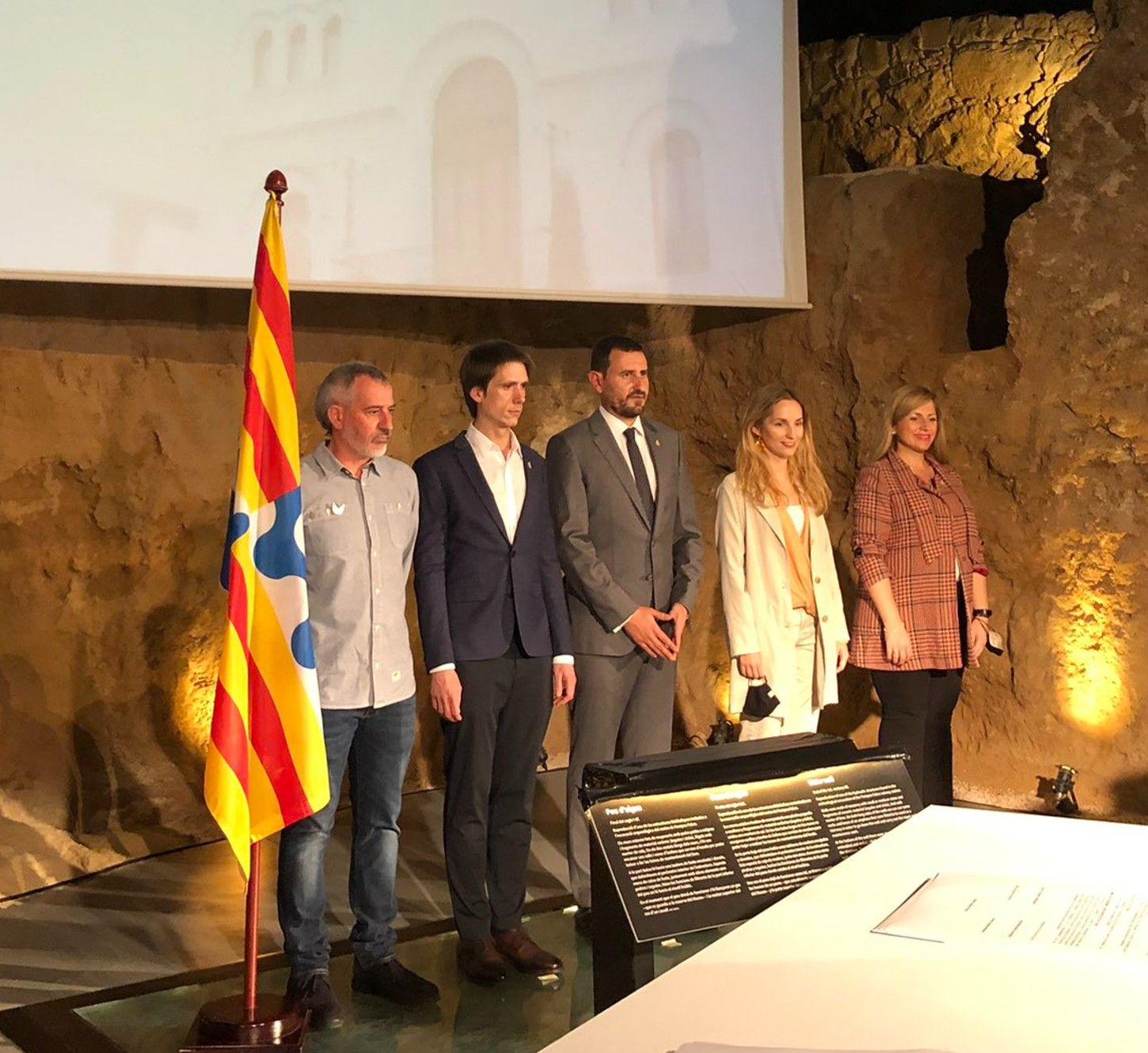 Foto previa a la firma del pacto de gobierno en Badalona / ERC BADALONA