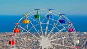 La noria del Tibidabo y las vistas de Barcelona de fondo / PARQUE DE ATRACCIONES DEL TIBIDABO