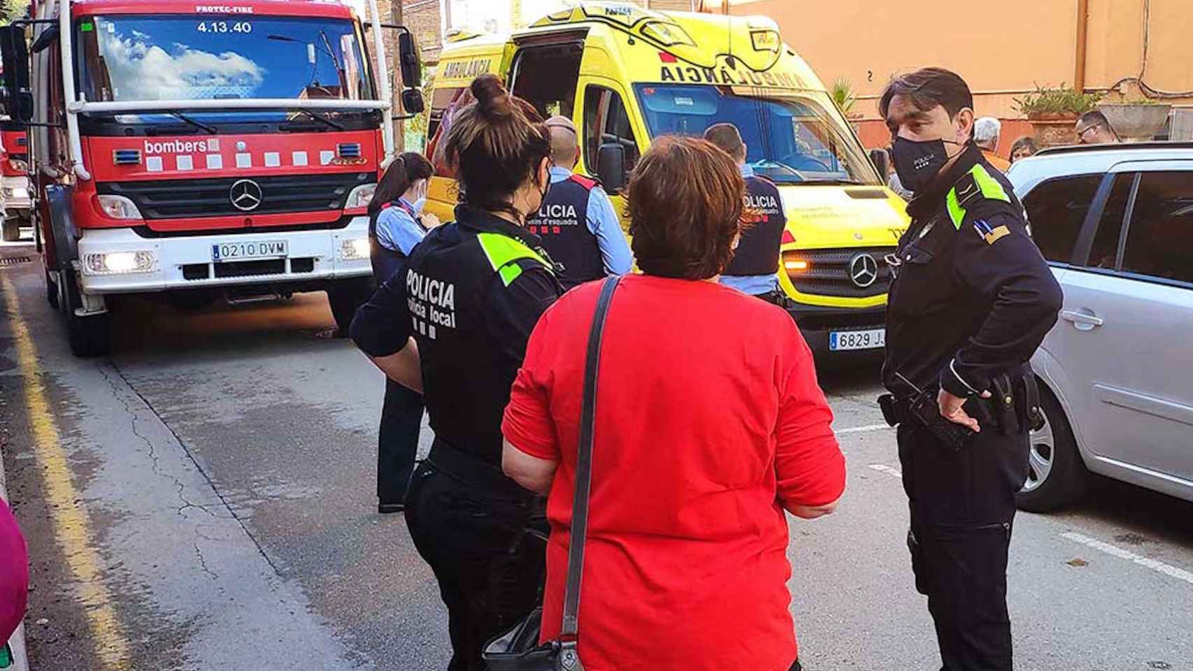 Incendio en una nava de Sant Andreu de la Barca / REDES SOCIALES