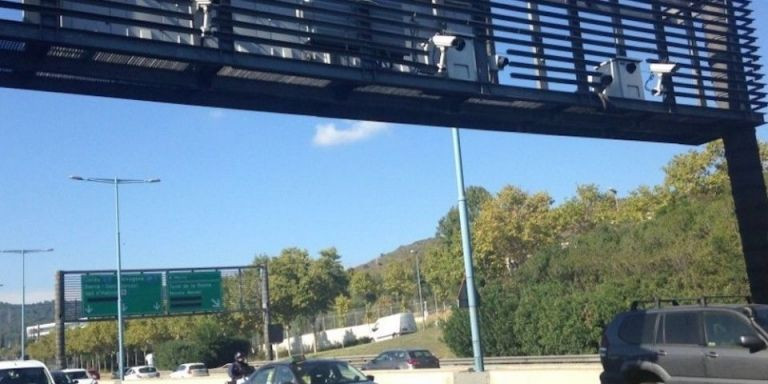 Radar de tramo en la Ronda de Dalt / AYUNTAMIENTO DE BARCELONA