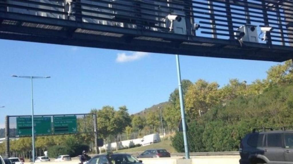 Radar de tramo en la Ronda de Dalt / AYUNTAMIENTO DE BARCELONA