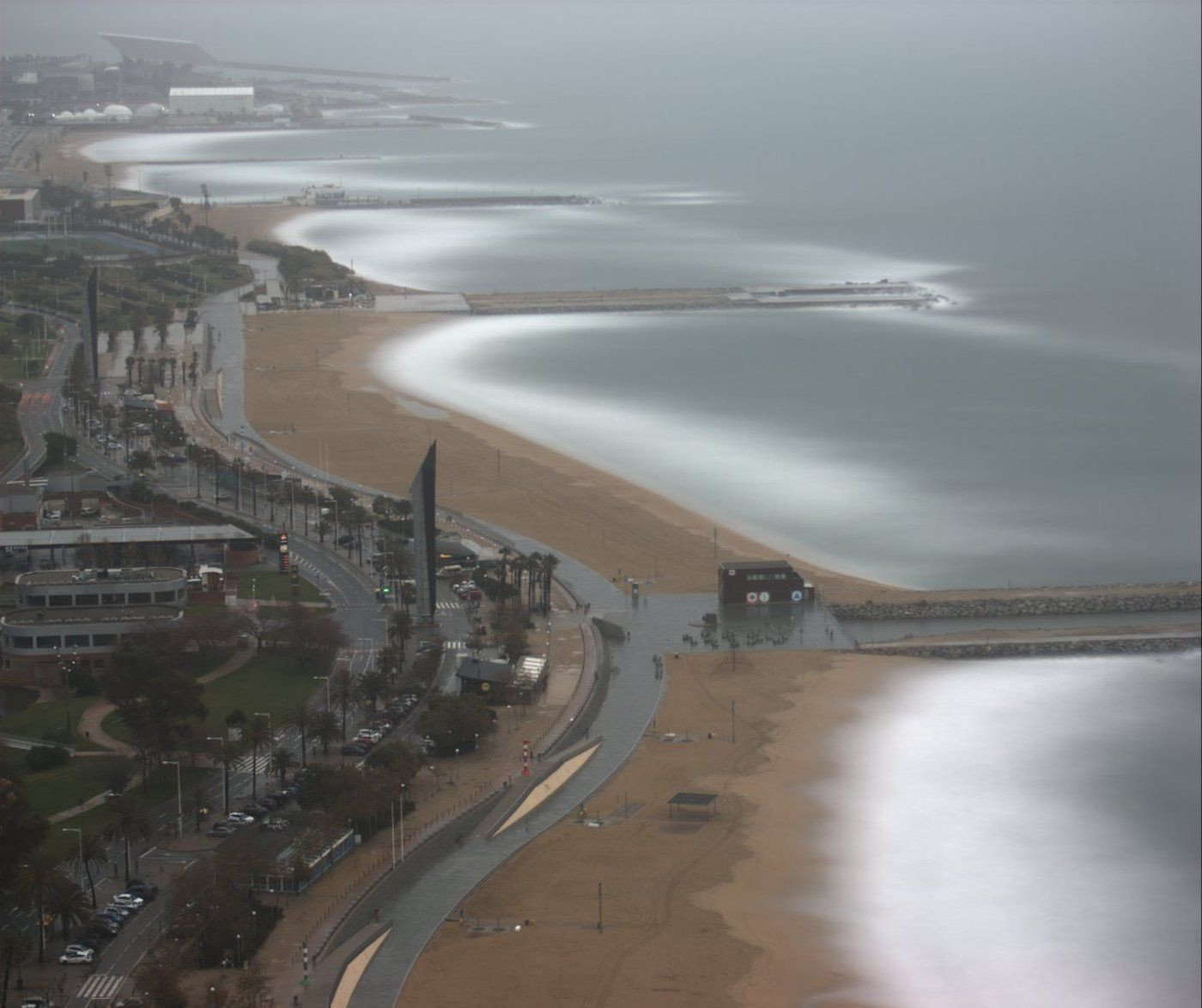 Regresión de las playas de Barcelona con pérdidas importantes de arena / ICM