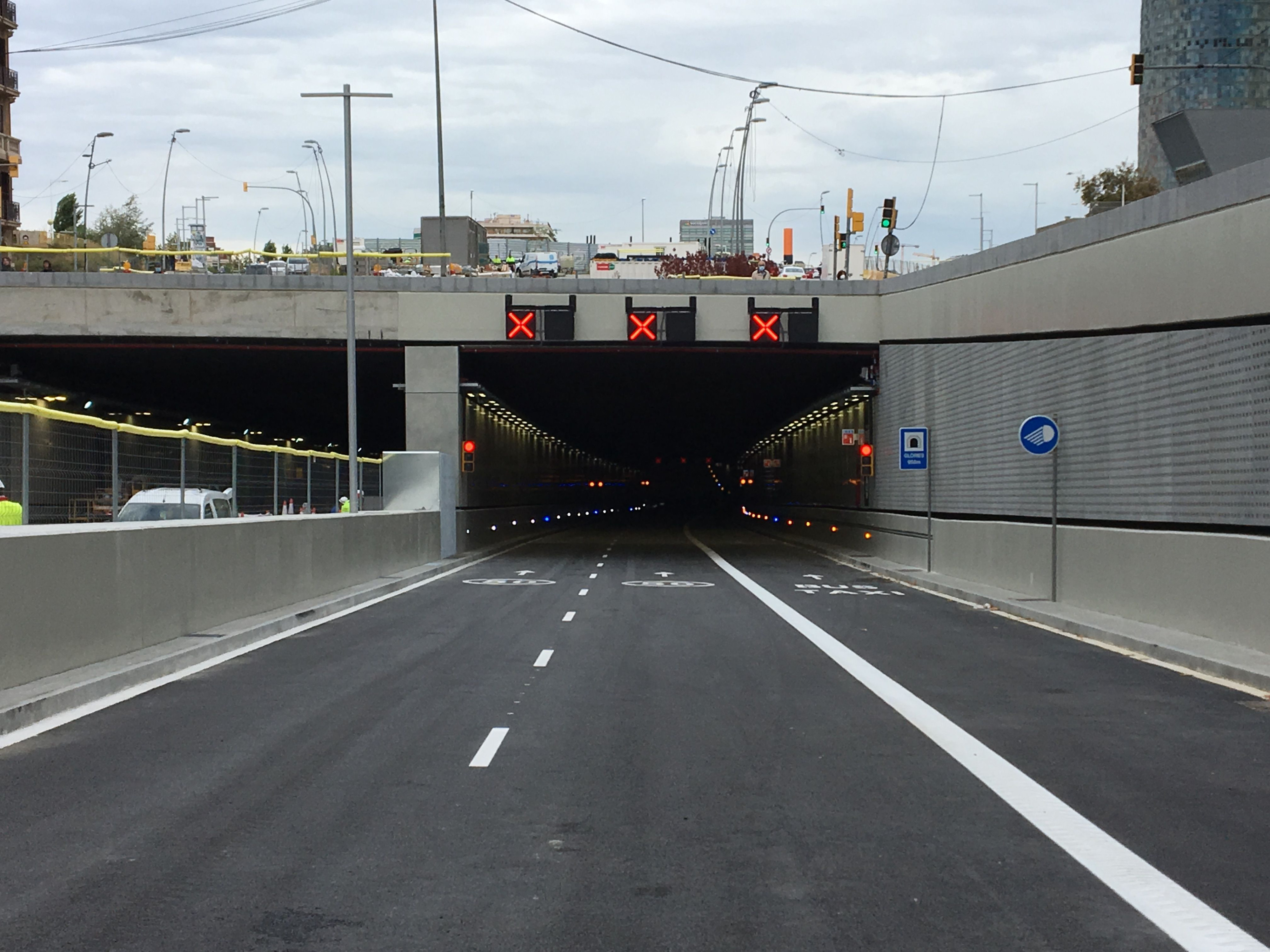 Acceso al túnel de Glòries / METRÓPOLI