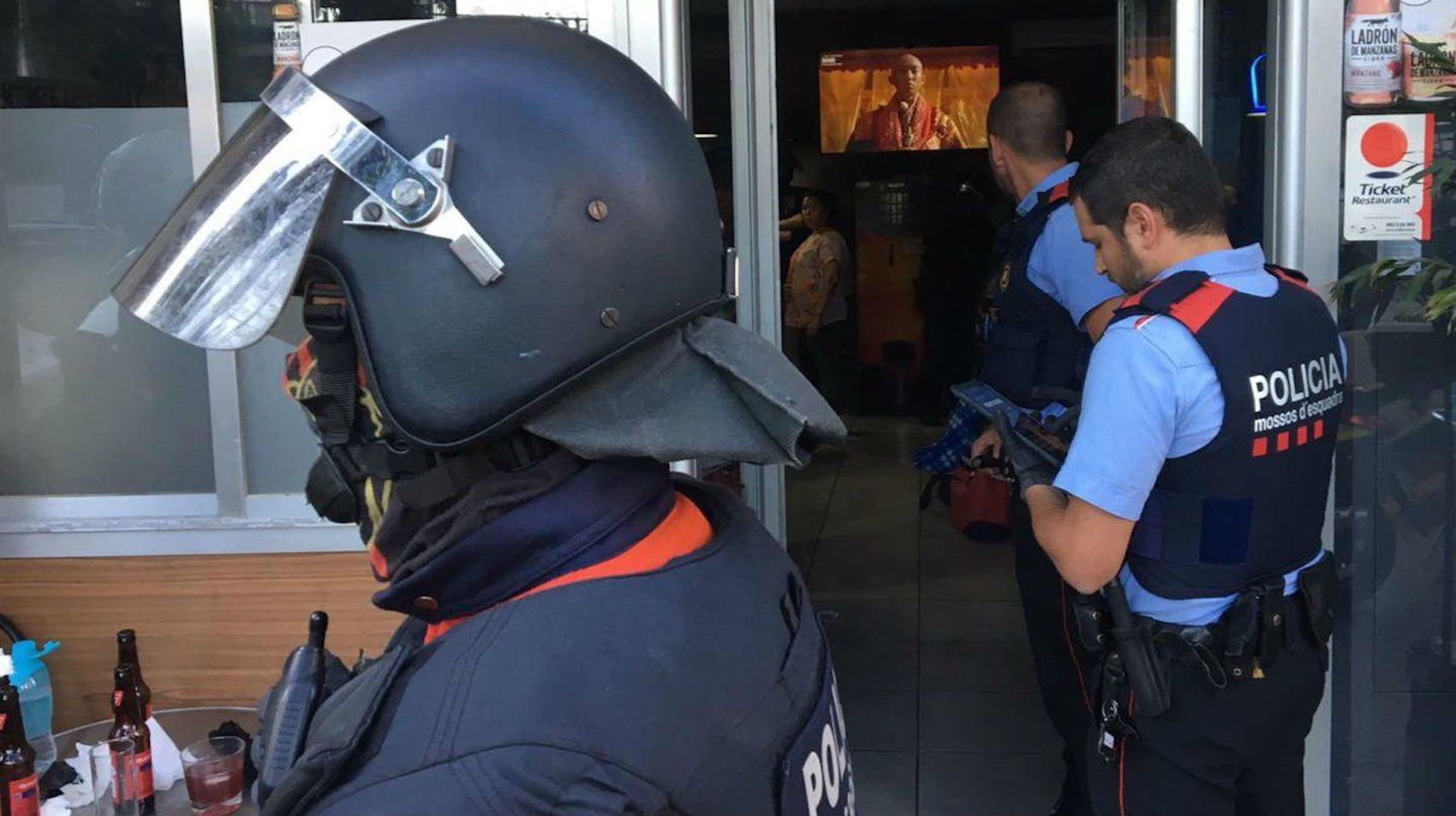 Los Mossos d'Esquadra en Nou Barris, en Barcelona / MOSSOS D'ESQUADRA