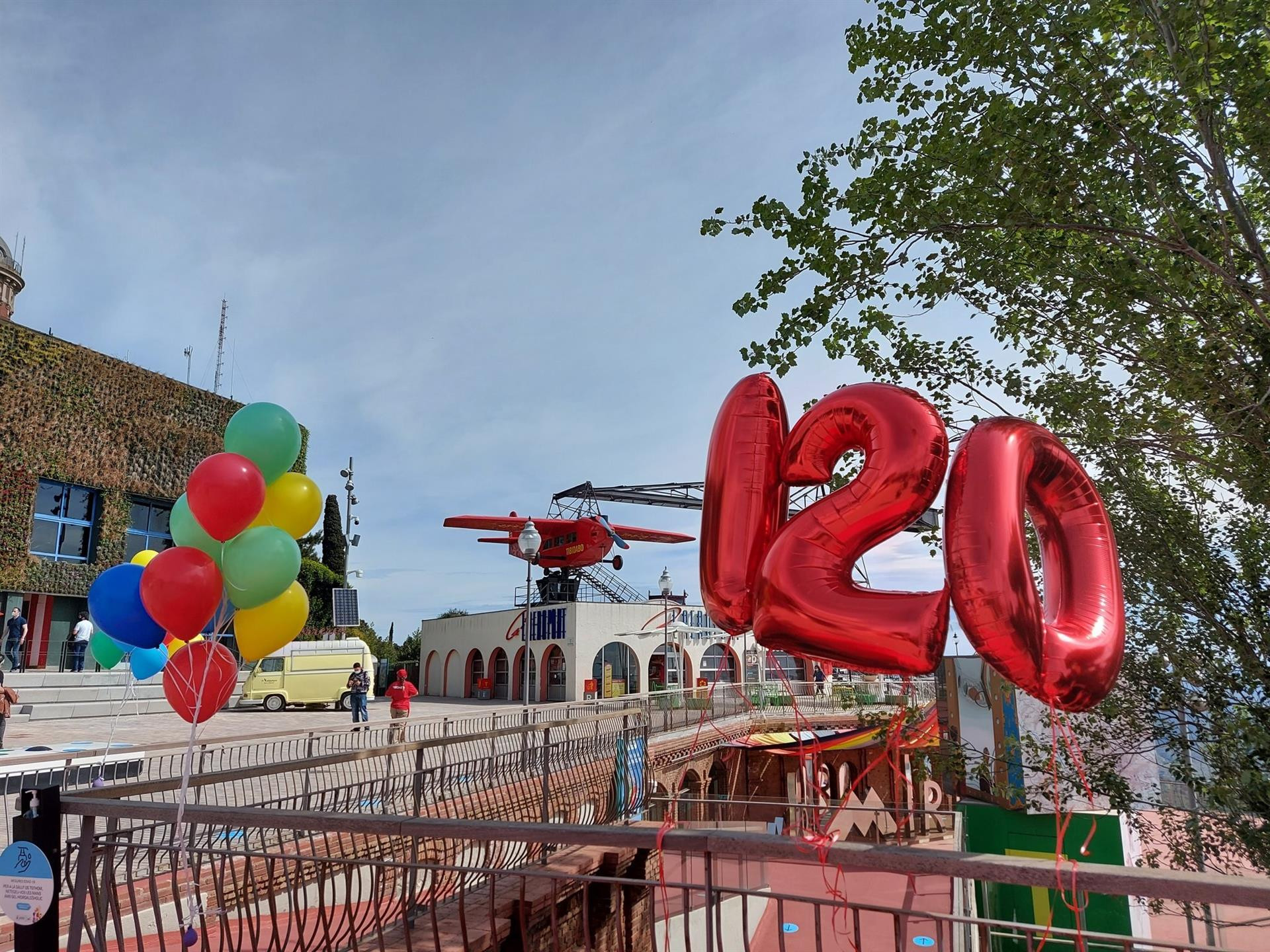 El parque de atracciones Tibidabo de Barcelona - PARC DEL TIBIDABO @PARCTIBIDABO - Archivo