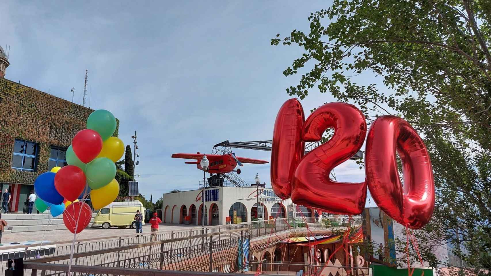 El parque de atracciones Tibidabo de Barcelona - PARC DEL TIBIDABO @PARCTIBIDABO - Archivo