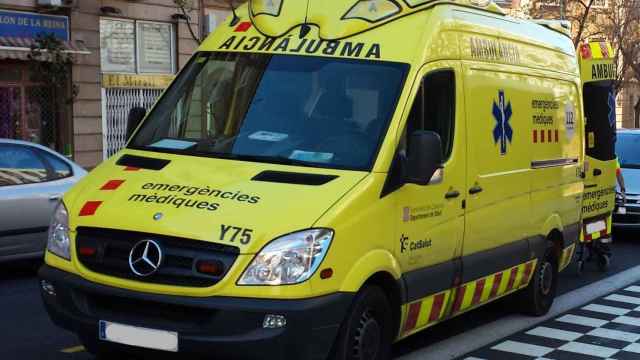 Ambulancia del Sistema d'Emergències Mèdiques en el Prat (SEM)