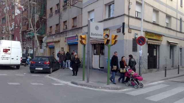 Una calle de la Pau, barrio de Badalona en el que un anciano abusó de una mujer con discapacidad / WIKIPEDIA