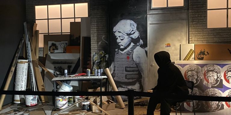 Recreación del estudio de Banksy en el museo de Barcelona / METRÓPOLI