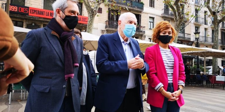 Maragall, en la Rambla, con los concejales Jordi Coronas y Elisenda Alamany / ERC