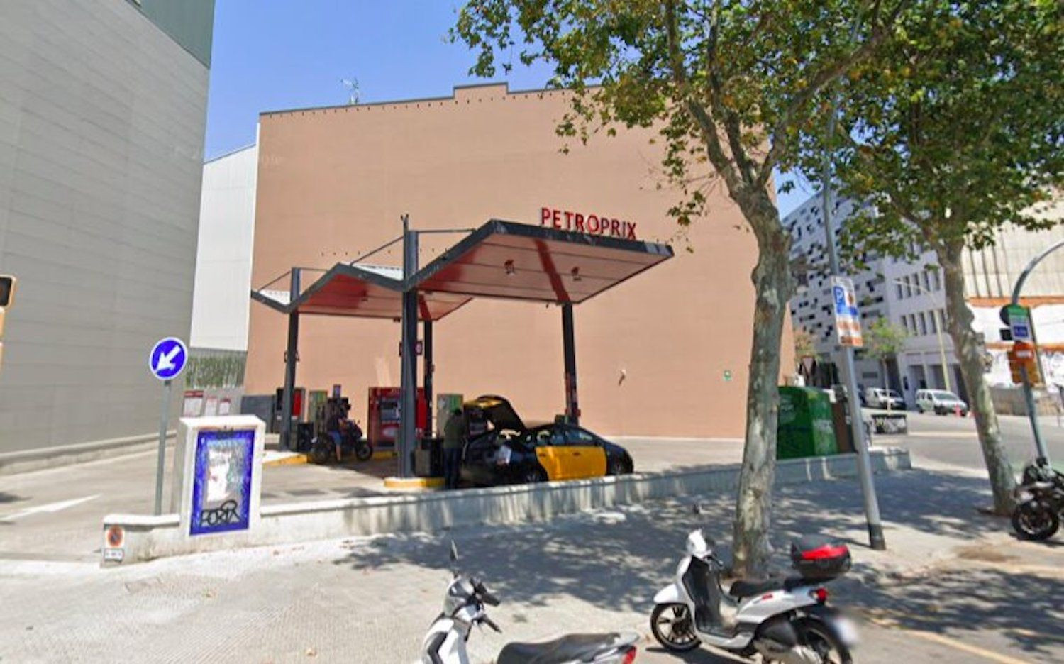 Gasolinera Petroprix de la calle Badajoz, una de las más baratas / GOOGLE STREET VIEW