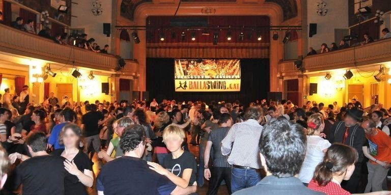 Bailes de salón en el Casino l'Aliança, una de las actividades que se organizan / CASINO L'ALIANÇA