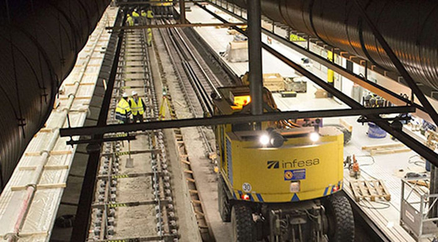 Obras en una estación del metro de Barcelona en una imagen de archivo / TMB